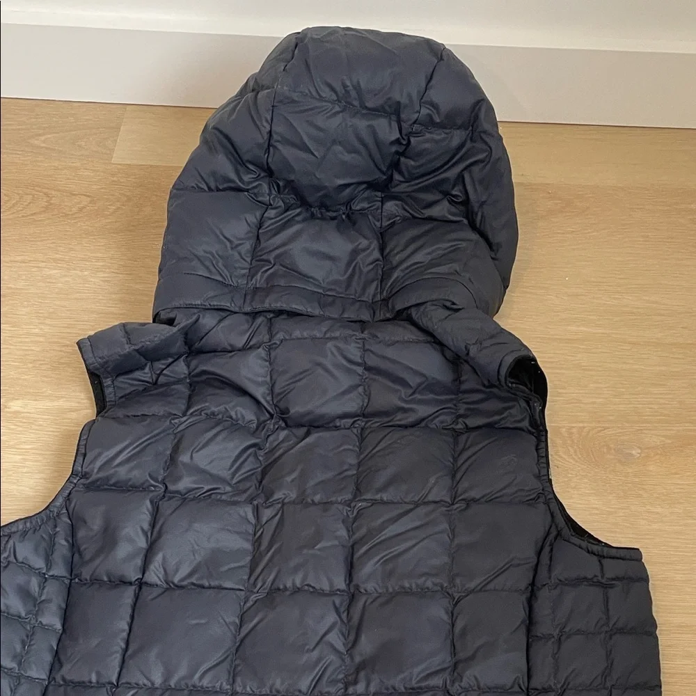 Burton AK Women’s Puffer  Dark Quilted Hooded Large Vest - Picture 8 of 9